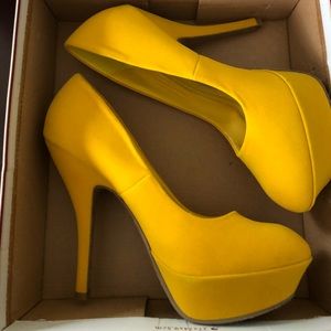 BAMBOO Shoes - Bamboo yellow heels size 8 BAMBOO Shoes - Bamboo yellow heels size 8